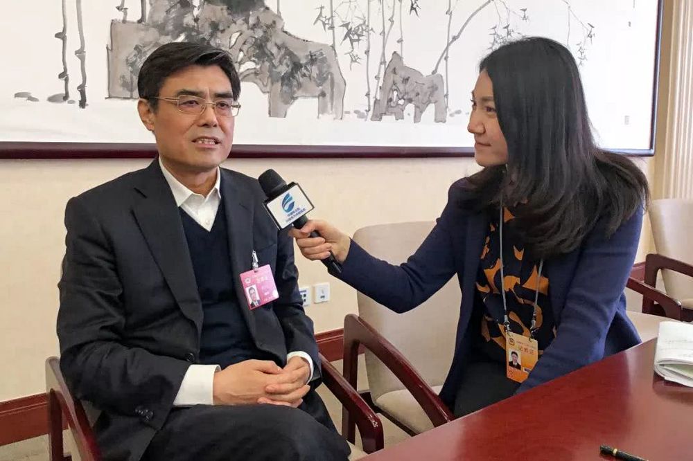 當(dāng)好能源轉(zhuǎn)型與清潔發(fā)展排頭兵——訪全國政協(xié)委員，中國華能集團(tuán)有限公司董事長、黨組書記舒印彪