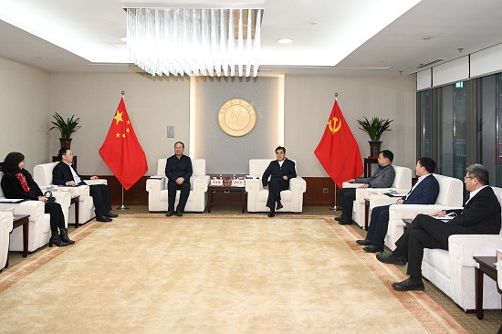 舒印彪、鄧建玲會(huì)見(jiàn)華北電力大學(xué)校長(zhǎng)楊勇平