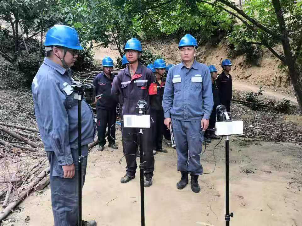 臨滄云縣供電局配電管理三所開(kāi)展隱患整改，切實(shí)保障用戶用電安全