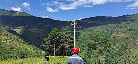 鳳慶供電局新華供電所供電火力全開，助力當?shù)乜緹煯a(chǎn)業(yè) 穩(wěn)定發(fā)展