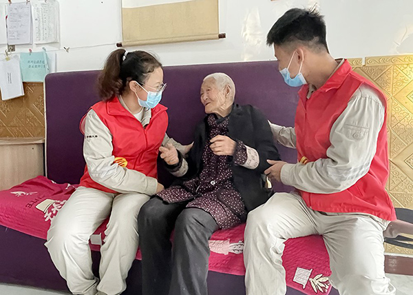 大唐臨汾熱電公司開展“人間重晚情，愛助夕陽紅”志愿服務(wù)活動