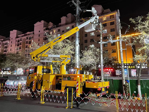 烏海電業(yè)局配電帶電作業(yè)處：堅(jiān)守蒙電責(zé)任，勇戰(zhàn)寒潮