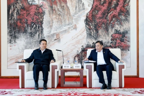 宋海良孫洪水與哈電集團(tuán)董事長曹志安、總經(jīng)理吳偉章會(huì)談