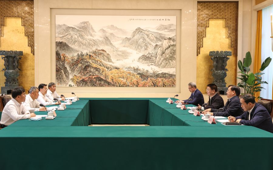 雷鳴山、韓君拜會(huì)湖北省委書(shū)記王蒙徽、省長(zhǎng)王忠林