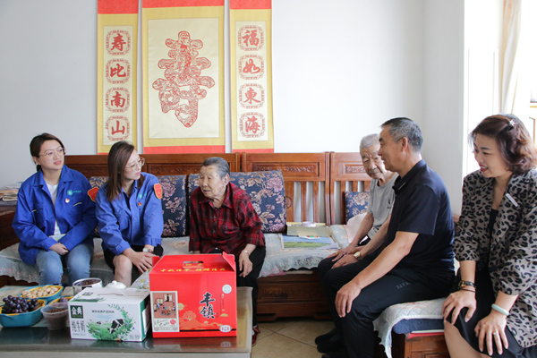烏海市千里山供電公司：黨情暖老兵，慰問送關(guān)懷