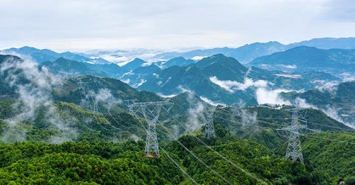 【非凡十年】國網(wǎng)浙江電力公司：不負(fù)綠水青山 之江勇立潮頭