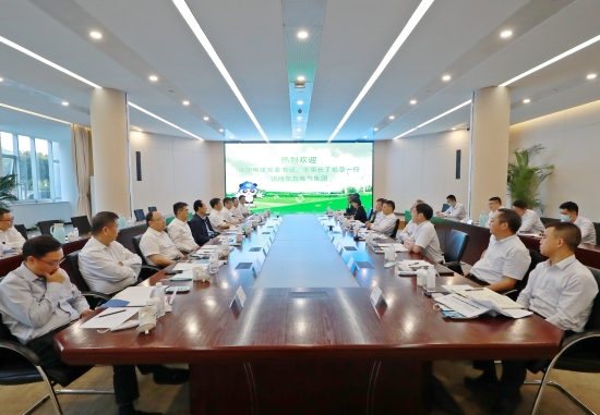 丁焰章與東方電氣黨組書記、董事長(zhǎng)俞培根會(huì)談并見(jiàn)證雙方簽署戰(zhàn)略合作協(xié)議