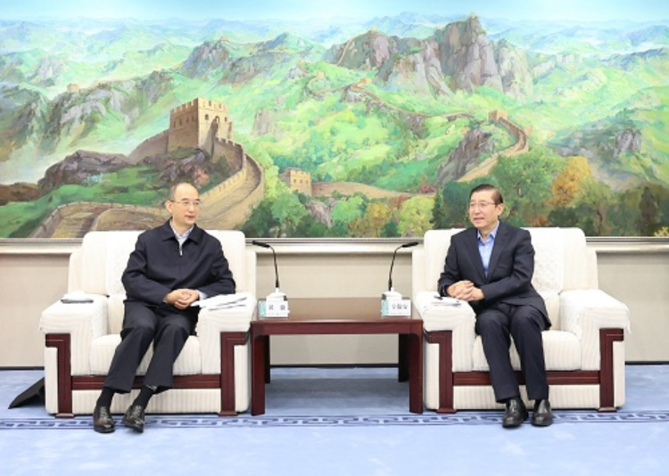 國家電網(wǎng)公司董事長、黨組書記辛保安與四川省省長黃強舉行會談