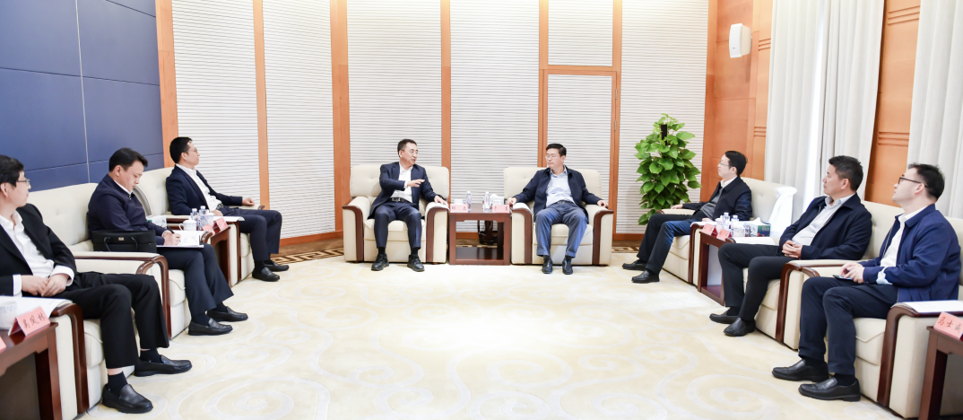 鄒磊會見上海市靜安區(qū)委書記于勇、區(qū)長王華
