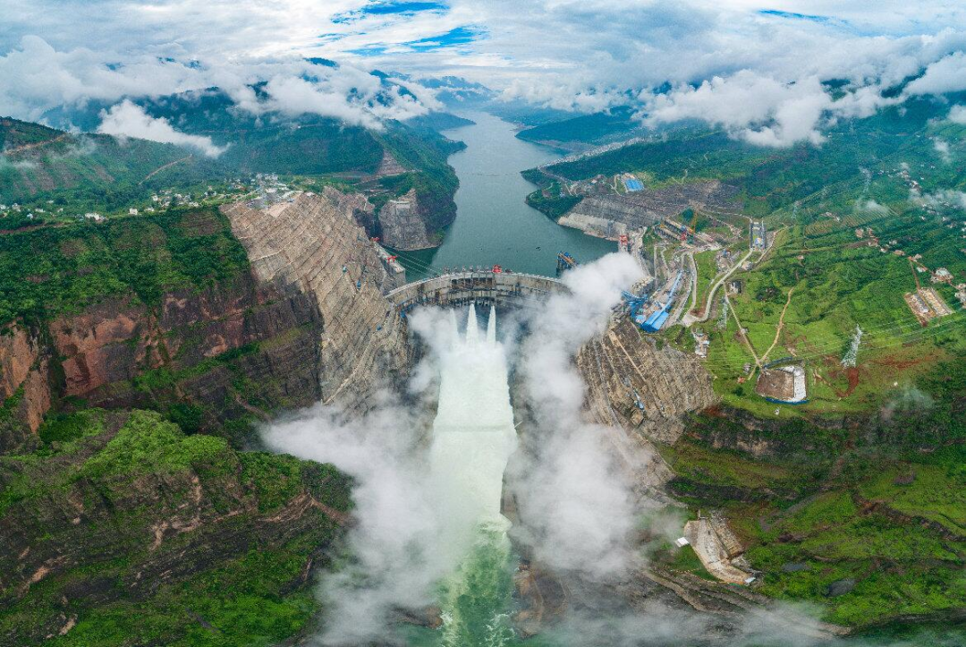 白鶴灘水電站全部機(jī)組投產(chǎn)發(fā)電，世界最大清潔能源走廊全面建成