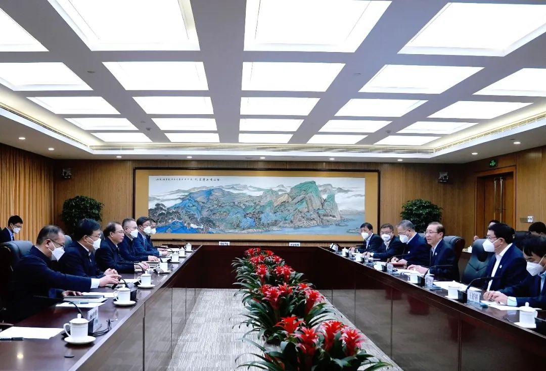 華電集團董事長江毅、總經理葉向東與國家電網董事長辛保安、總經理張智剛舉行會談