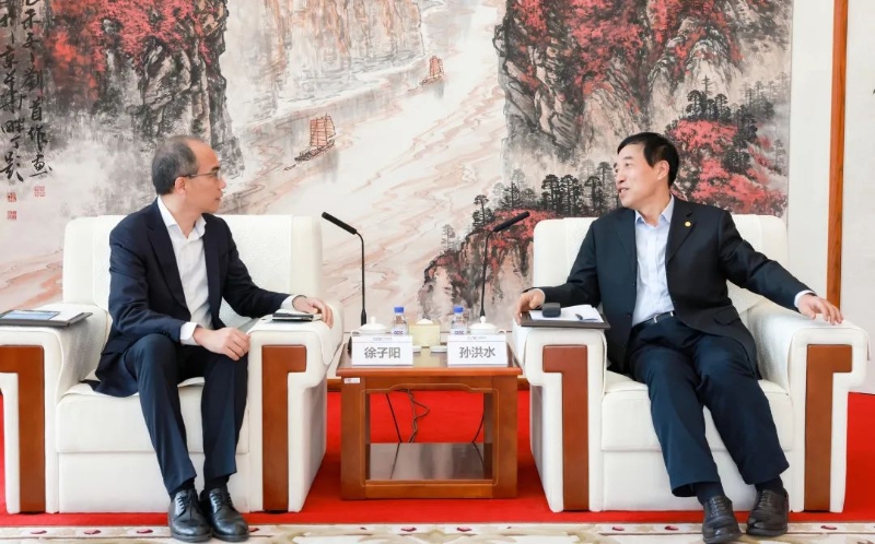 中國能建黨委副書記、總經(jīng)理孫洪水與中興通訊總裁徐子陽會(huì)談