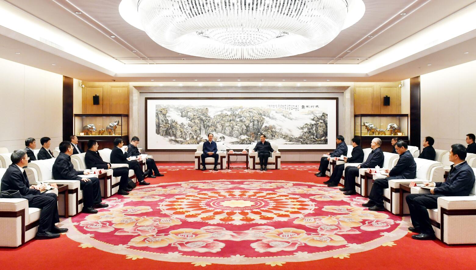 中國電建黨委書記、董事長丁焰章與河北省委常委、石家莊市委書記張超超會談
