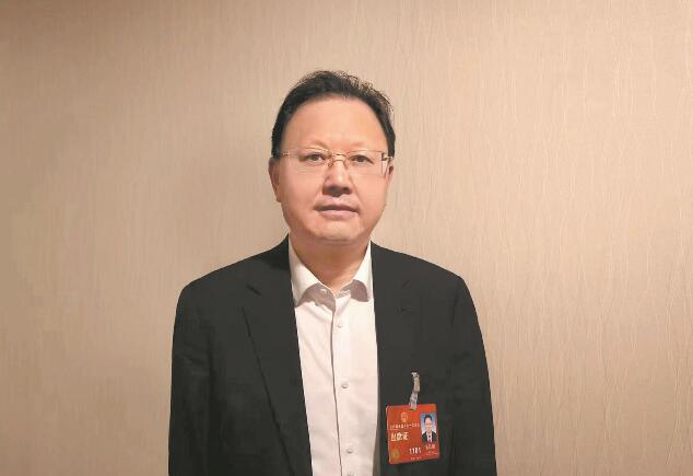 加快新能源產(chǎn)業(yè)技術(shù)創(chuàng)新 助推能源綠色低碳轉(zhuǎn)型——訪全國(guó)人大代表、江西贛鋒鋰業(yè)集團(tuán)股份有限公司董事長(zhǎng)李良彬