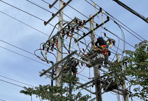 六五四供電公司奮戰(zhàn)8小時，順利完成新線路投運