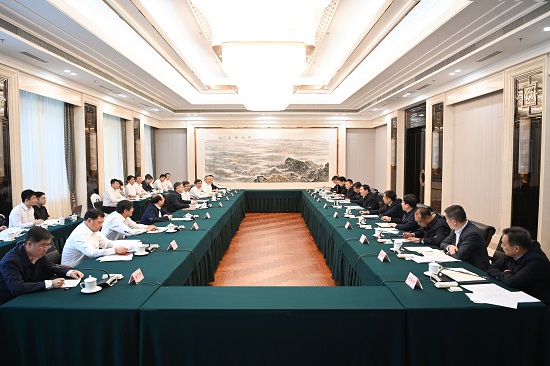 華能集團(tuán)溫樞剛、鄧建玲拜會(huì)遼寧省委書(shū)記郝鵬
