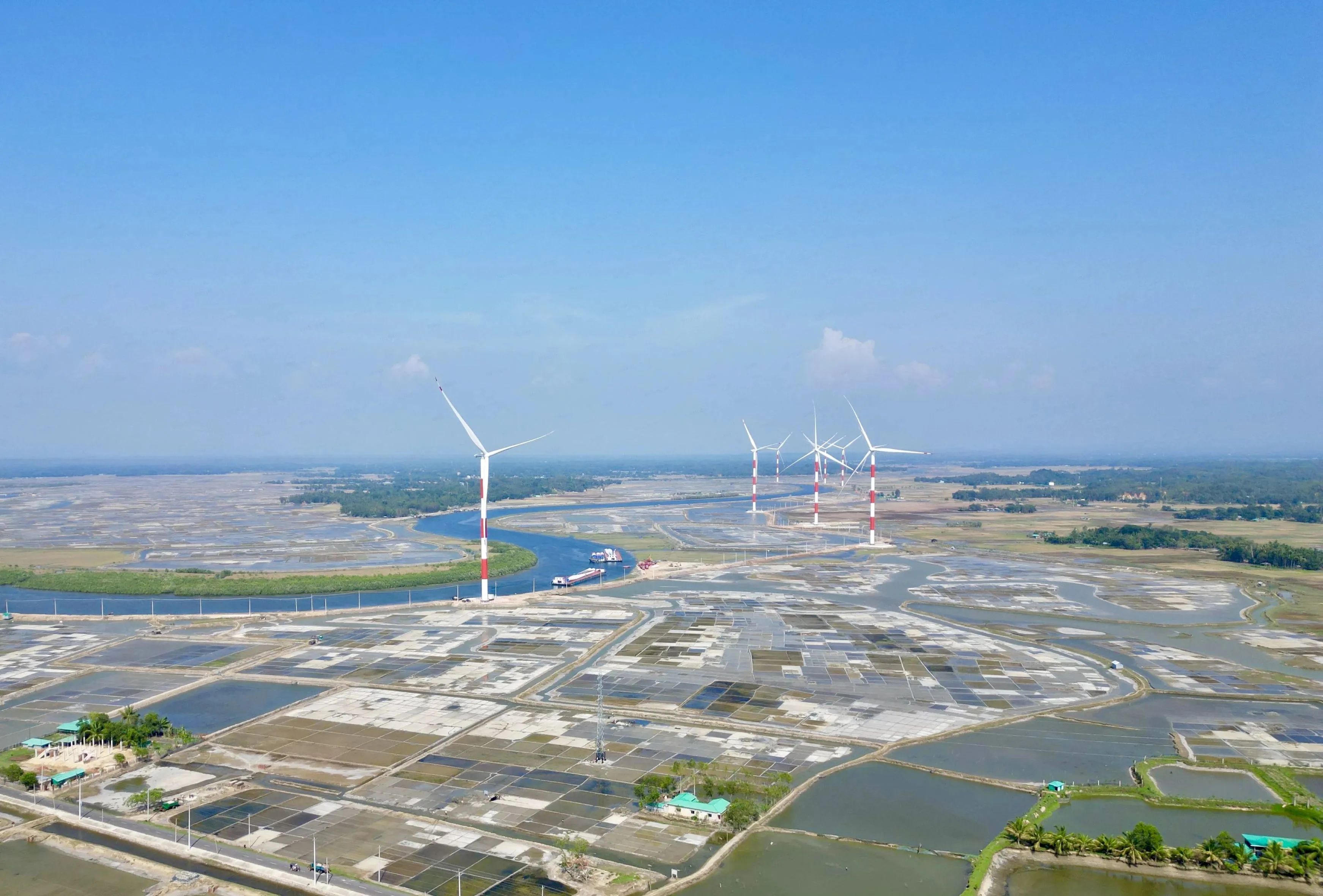 中企承建的孟加拉國首個(gè)大型風(fēng)電場投產(chǎn)發(fā)電