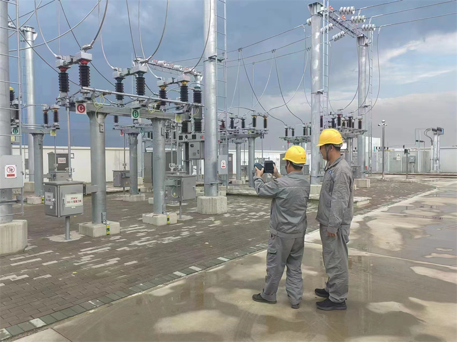 國網秦皇島供電公司全力應對臺風“杜蘇芮”確?？煽抗╇? width=