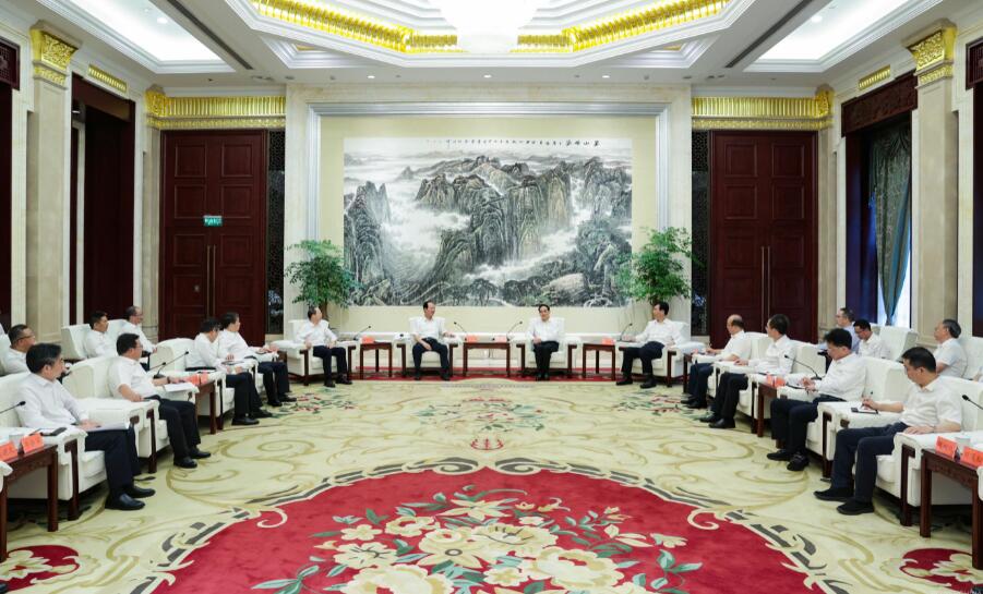 中國電建黨委書記、董事長丁焰章拜會貴州省委書記徐麟、省長李炳軍