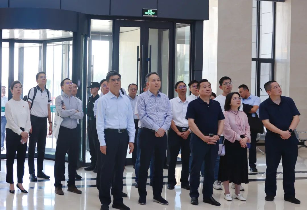 舒印彪、湯廣福院士在內(nèi)蒙古電力集團(tuán)調(diào)研