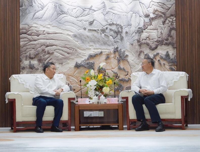 中國能建黨委書記宋海良拜會(huì)新疆維吾爾自治區(qū)黨委副書記，新疆生產(chǎn)建設(shè)兵團(tuán)黨委書記、政委李邑飛