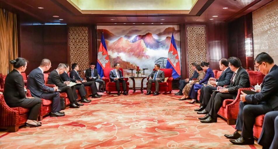 大唐集團(tuán)黨組書記、董事長(zhǎng)鄒磊拜會(huì)柬埔寨首相洪瑪奈