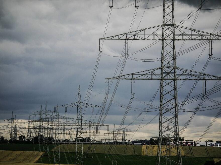 內蒙古浩雅500千伏變電站建成投產(chǎn)