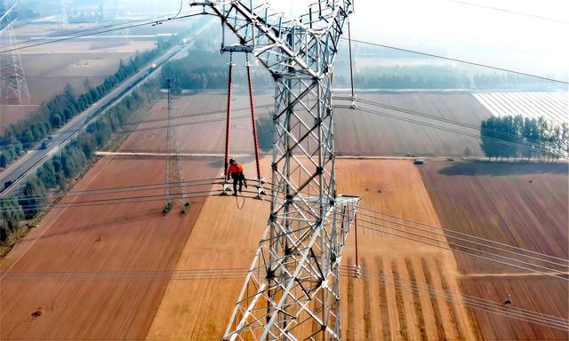 國網(wǎng)山東電力公司圓滿完成“111開工、219投產(chǎn)” 年度電網(wǎng)建設(shè)任務(wù)