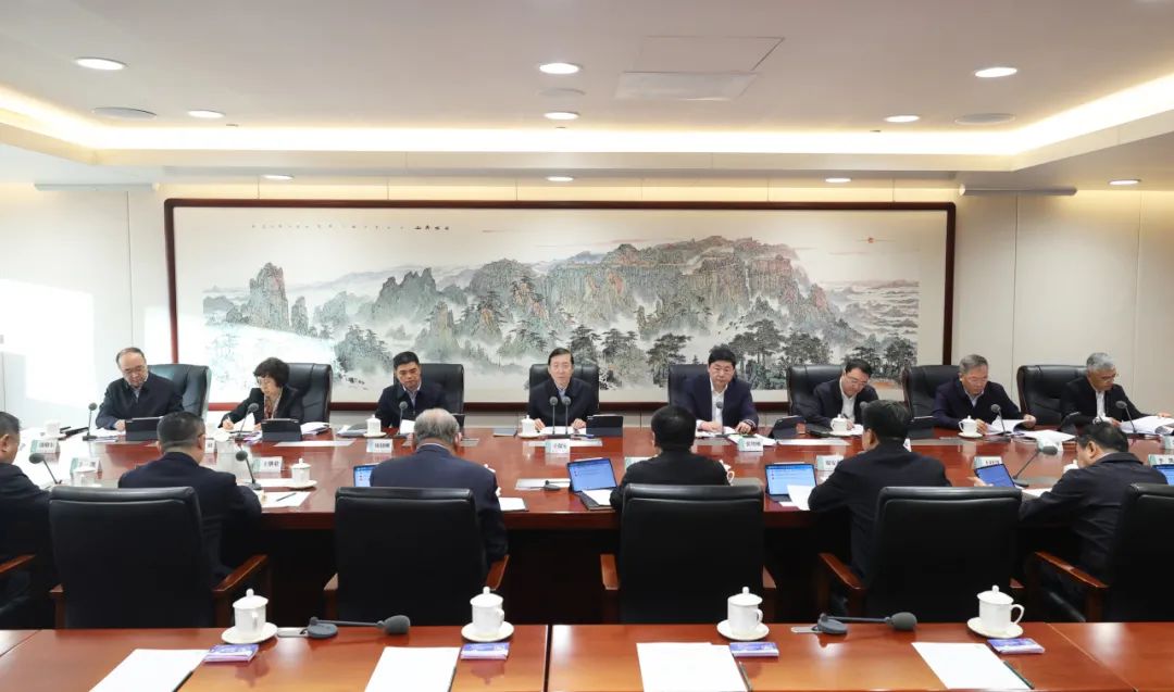 國家電網(wǎng)公司領(lǐng)導(dǎo)班子和專職助理、總師、副總師2024年調(diào)研座談會召開