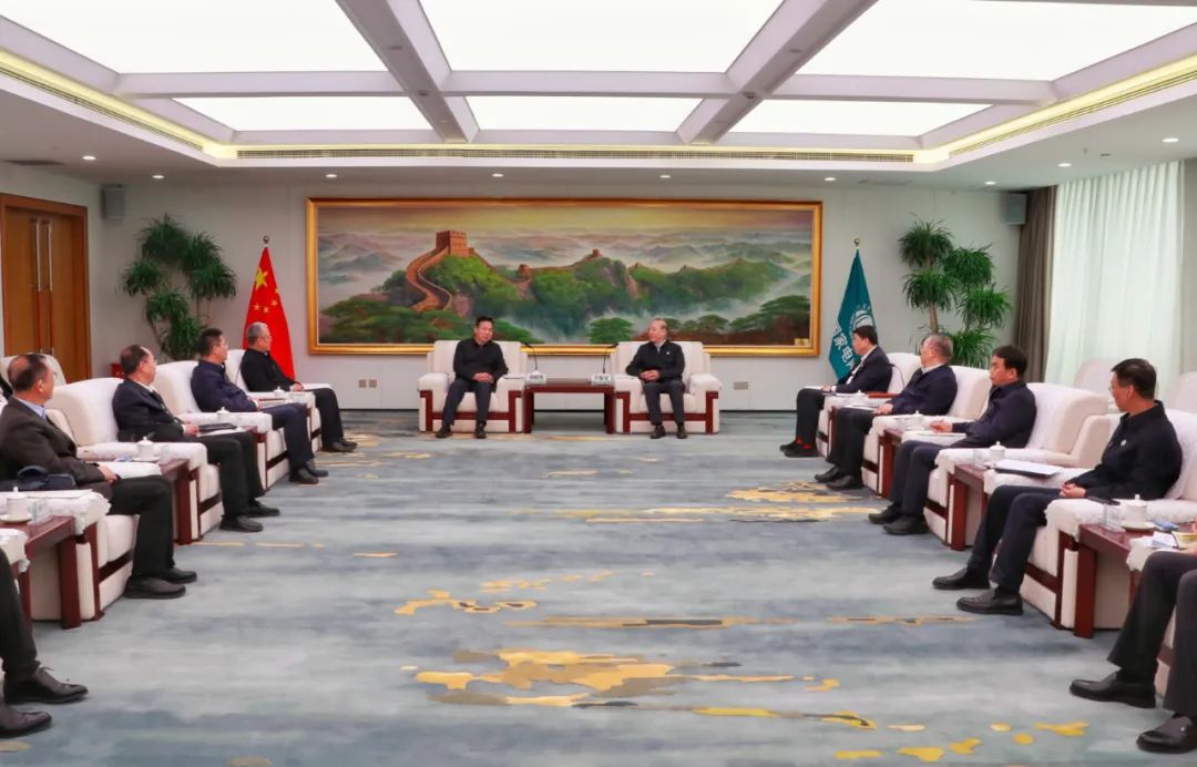 劉明勝、栗寶卿與國家電網(wǎng)董事長辛保安、總經(jīng)理張智剛會談