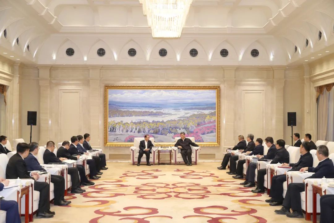 華電集團(tuán)黨組書記、董事長(zhǎng)江毅拜會(huì)新疆維吾爾自治區(qū)主要領(lǐng)導(dǎo)