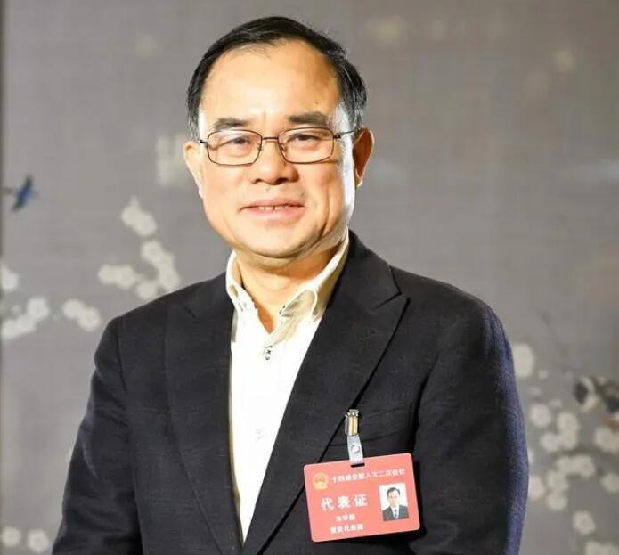 【兩會(huì)好聲音】全國(guó)人大代表、長(zhǎng)安汽車董事長(zhǎng)朱華榮：強(qiáng)化市場(chǎng)調(diào)節(jié)手段，進(jìn)一步改善汽車消費(fèi)環(huán)境