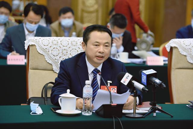 【兩會(huì)好聲音】全國(guó)人大代表、天能控股董事長(zhǎng)張?zhí)烊危和苿?dòng)《可再生能源法》修訂，保障國(guó)家能源安全