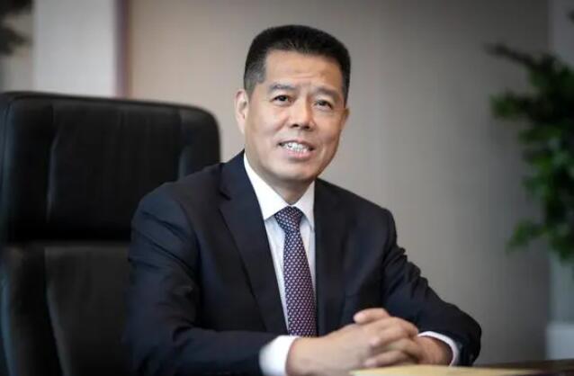 加快推動傳統(tǒng)煤炭企業(yè)向新能源企業(yè)轉(zhuǎn)型發(fā)展——訪全國人大代表，山東能源集團黨委書記、董事長 李偉