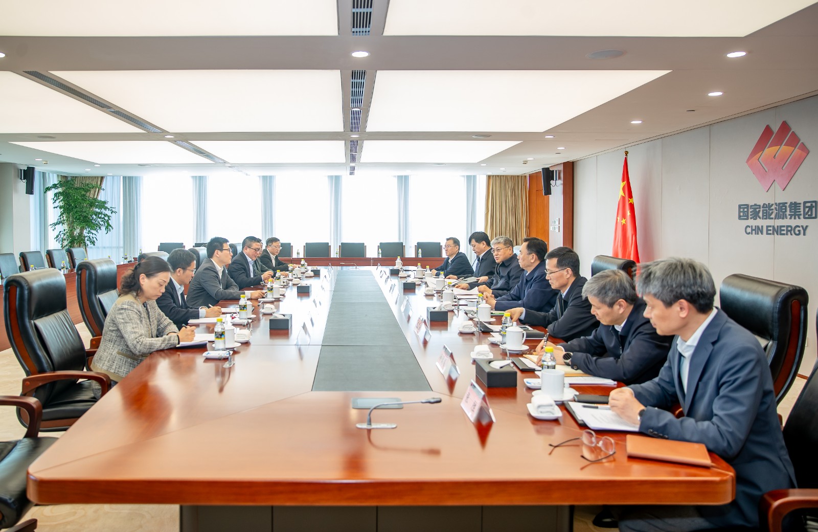 國家能源集團(tuán)黨組書記、董事長劉國躍會見上海電氣集團(tuán)黨委書記、董事長吳磊