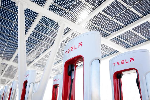 特斯拉將在佛羅里達(dá)州建全球最大超級充電站，提供超200個充電樁