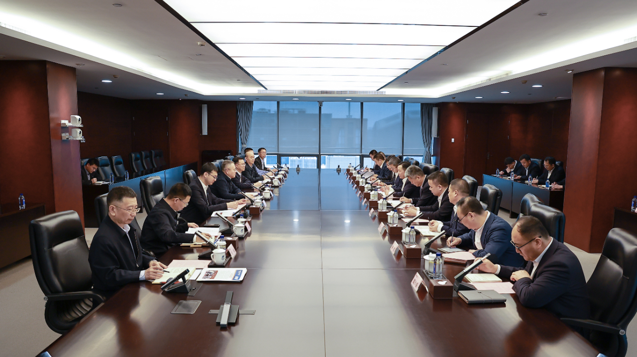 華電集團黨組副書記、總經(jīng)理葉向東會見特變電工黨委書記、董事長張新