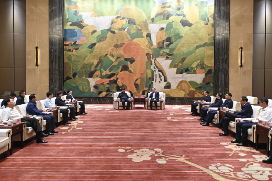 武漢市委書(shū)記郭元強(qiáng)、市長(zhǎng)程用文會(huì)見(jiàn)三峽集團(tuán)董事長(zhǎng)劉偉平一行