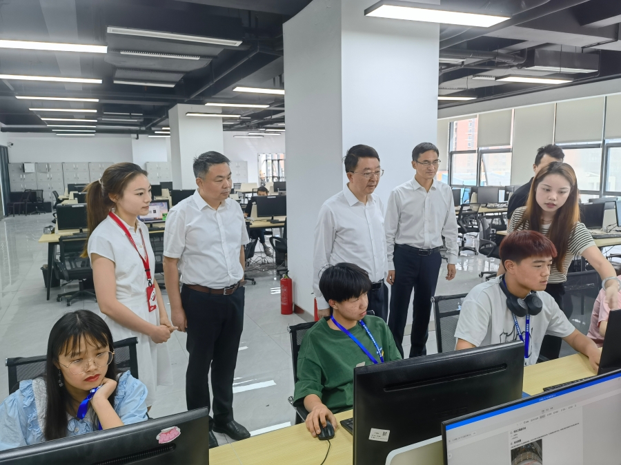 王昕偉赴重慶市奉節(jié)縣、巫山縣調(diào)研定點幫扶工作