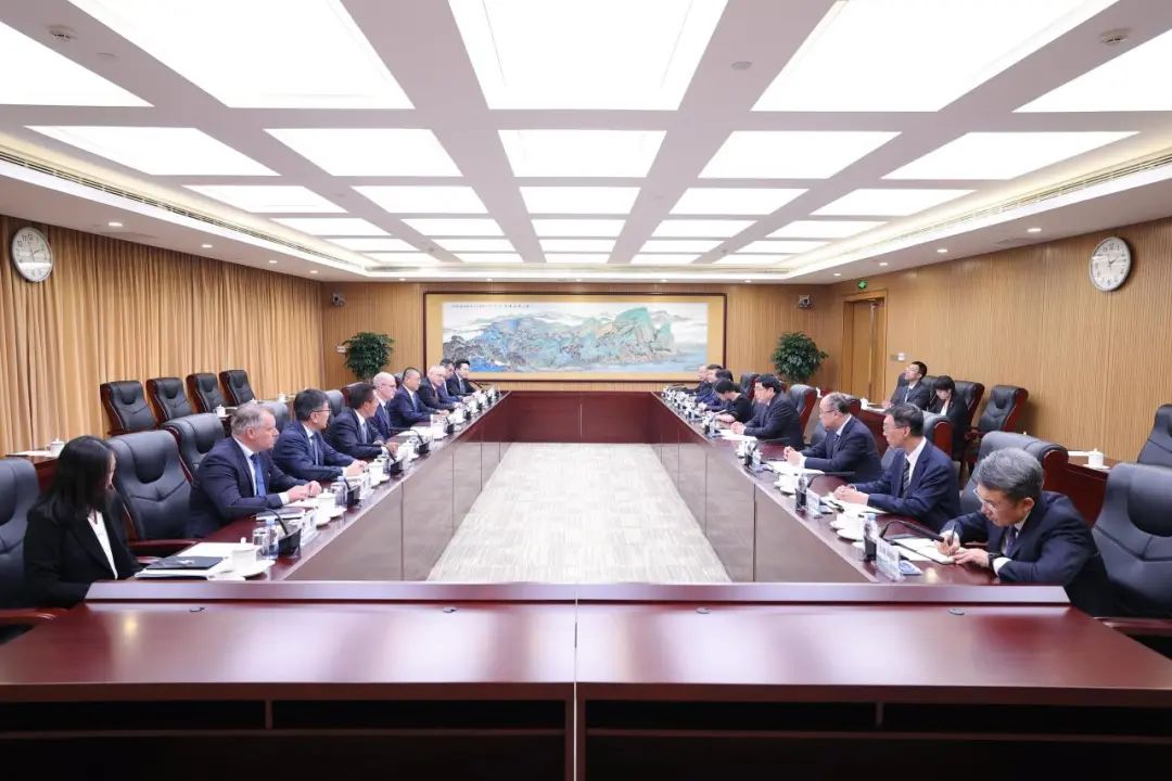 張智剛會見日立能源總裁方秦、候任總裁沈瑞博