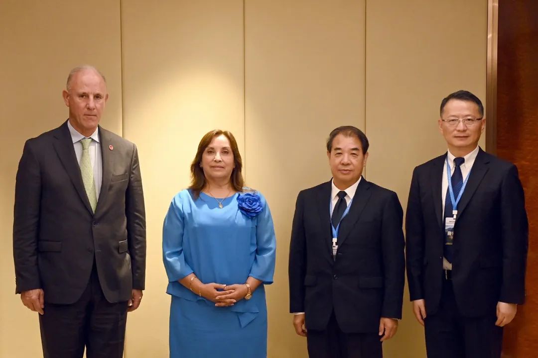 秘魯總統(tǒng)博魯阿爾特會見南方電網(wǎng)公司董事長孟振平、總經(jīng)理錢朝陽