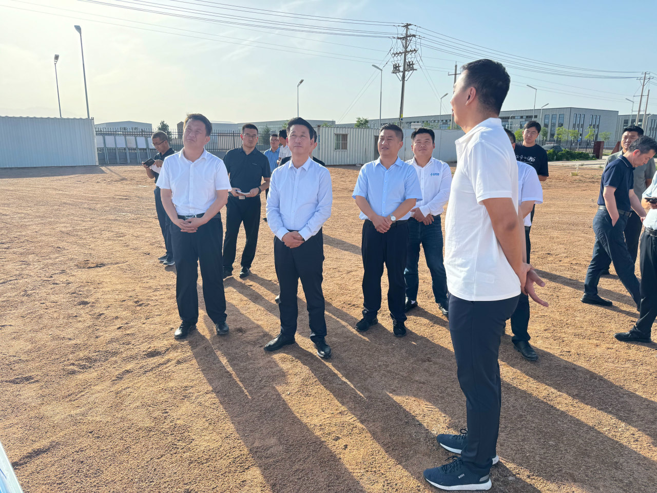 金昌市委副書記，市政府黨組書記王琳璽調(diào)研金昌致信儲(chǔ)能生產(chǎn)基地