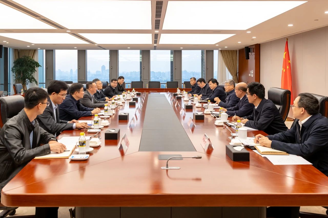 國家能源集團(tuán)黨組書記、董事長劉國躍會(huì)見中國礦業(yè)大學(xué)校長趙宏偉