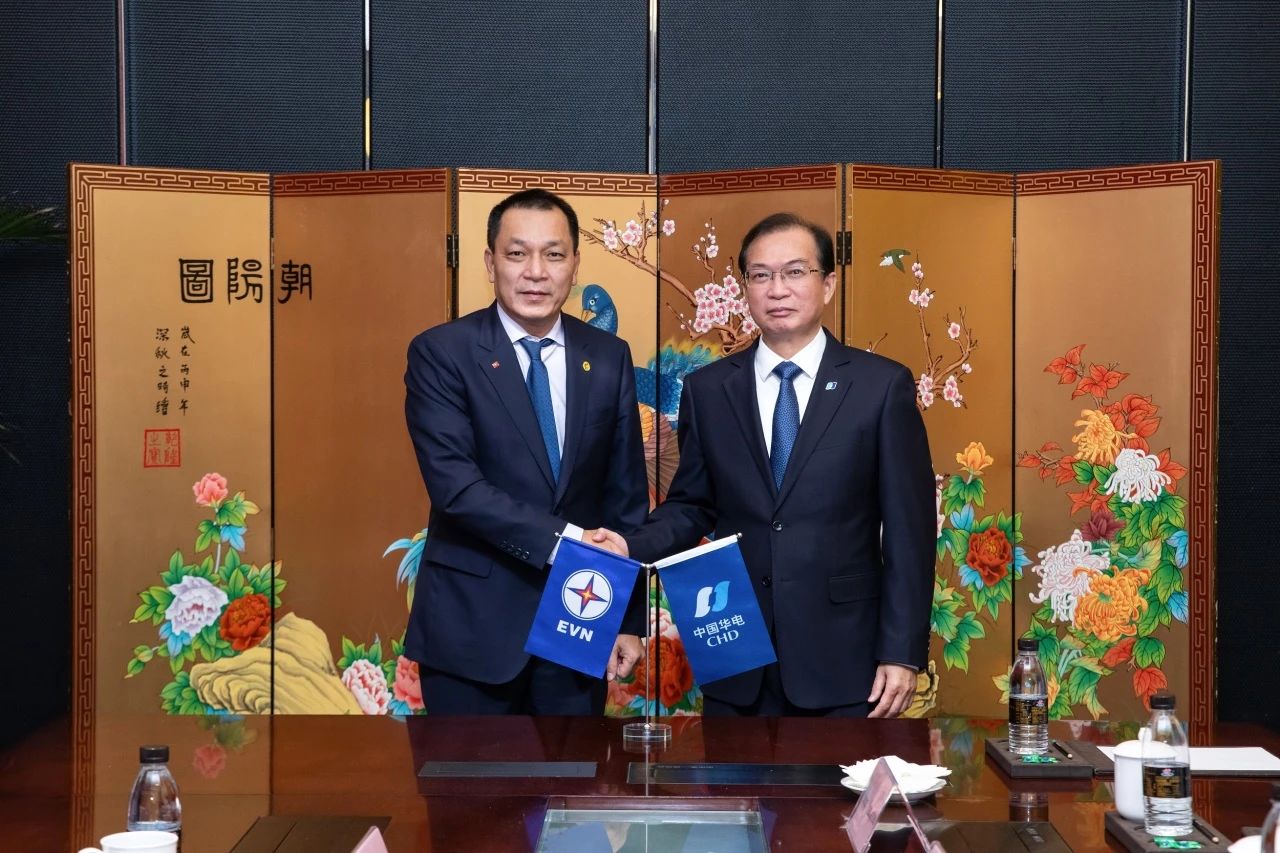 華電集團(tuán)黨組書記、董事長江毅與越南電力集團(tuán)董事長鄧黃安舉行會(huì)談