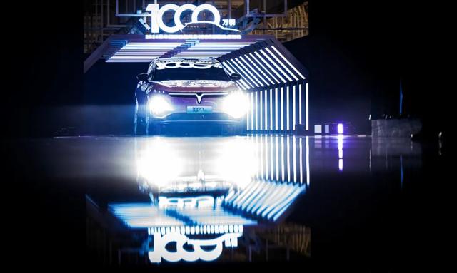 年產(chǎn)量破千萬，中國新能源汽車挑戰(zhàn)中前行