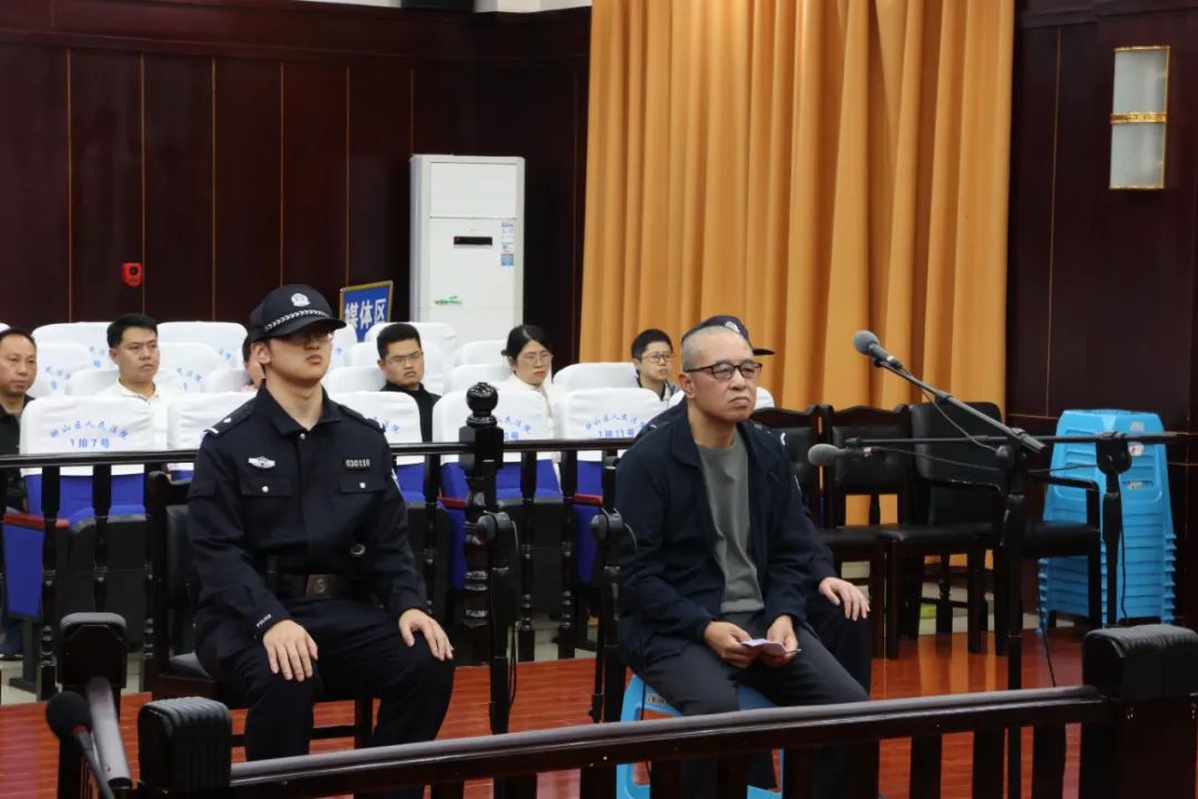 貴州電網(wǎng)原專職董事徐銘受賄、行賄案一審宣判