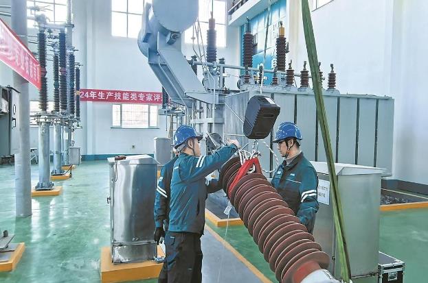 山西晉城供電研制組合器具，變壓器高壓套管吊裝無須登高