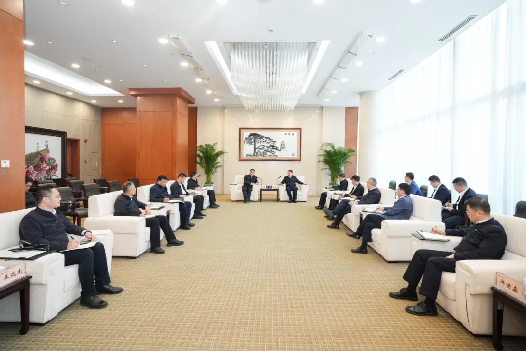 華能集團(tuán)董事長溫樞剛、總經(jīng)理張文峰會見哈電集團(tuán)董事長曹志安、總經(jīng)理黃偉